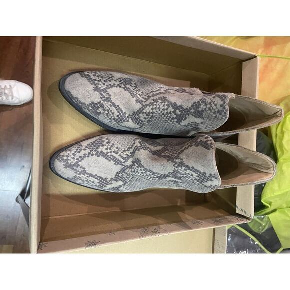 NEW Free People Animal Charm Double V Python Suede Ankle Boots 36 Reg. $158 US 6 - Picture 2 of 5